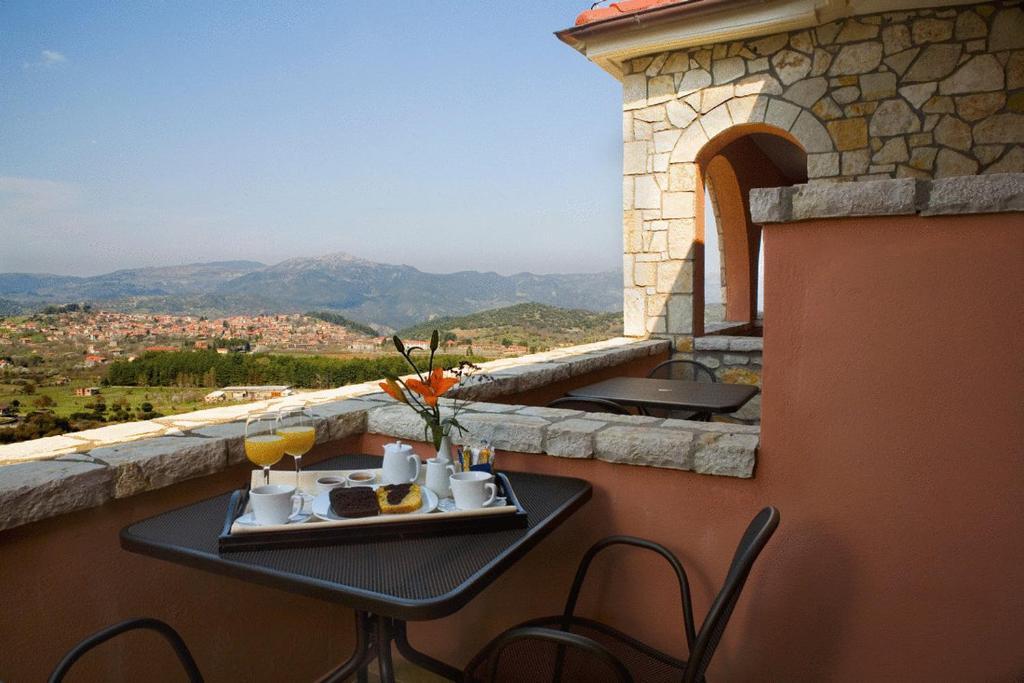 Vytina Mountain View Hotel מראה חיצוני תמונה